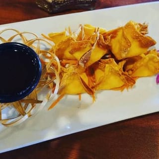 Crab Rangoon (8)