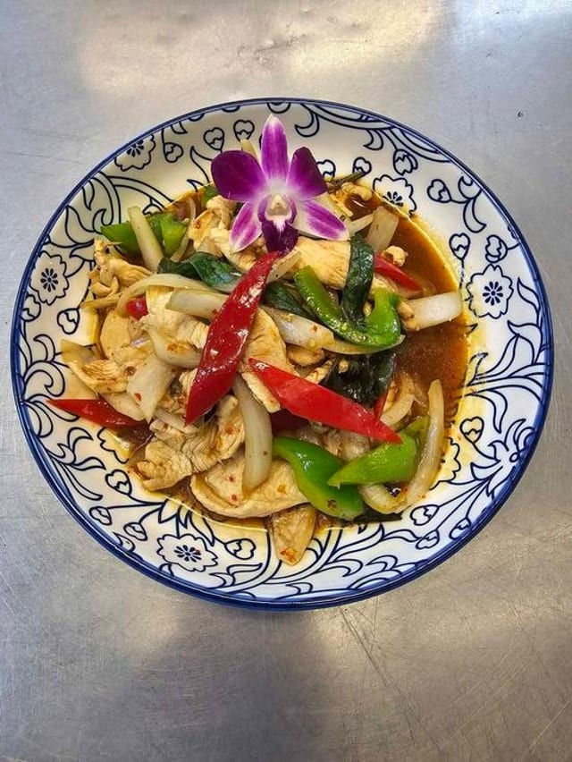 Pad Kapow (Basil stir-fried) ***.
